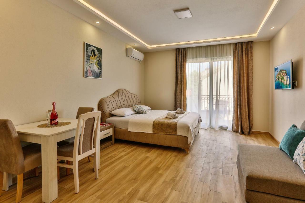 Apolon Apart Šušanj Extérieur photo